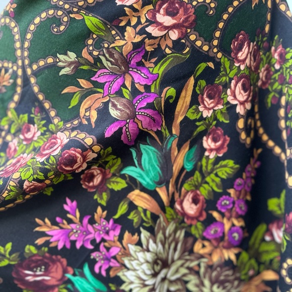 Vintage Pavlovo Posad Wool Shawl with Silk Fringe - Bright Floral Design - Picture 11 of 16